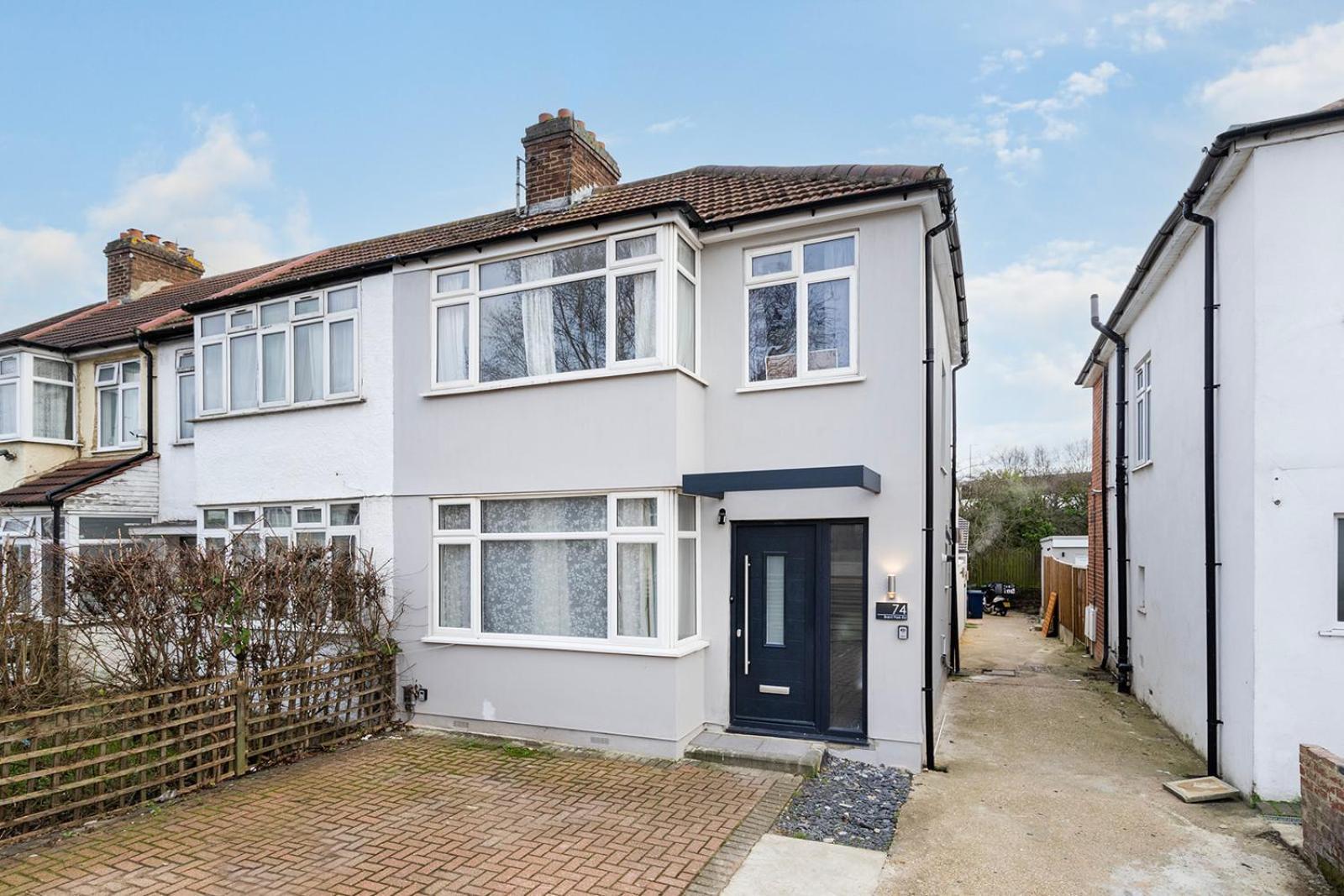 Large 4 Bedroom House With Parking Available London Exterior photo